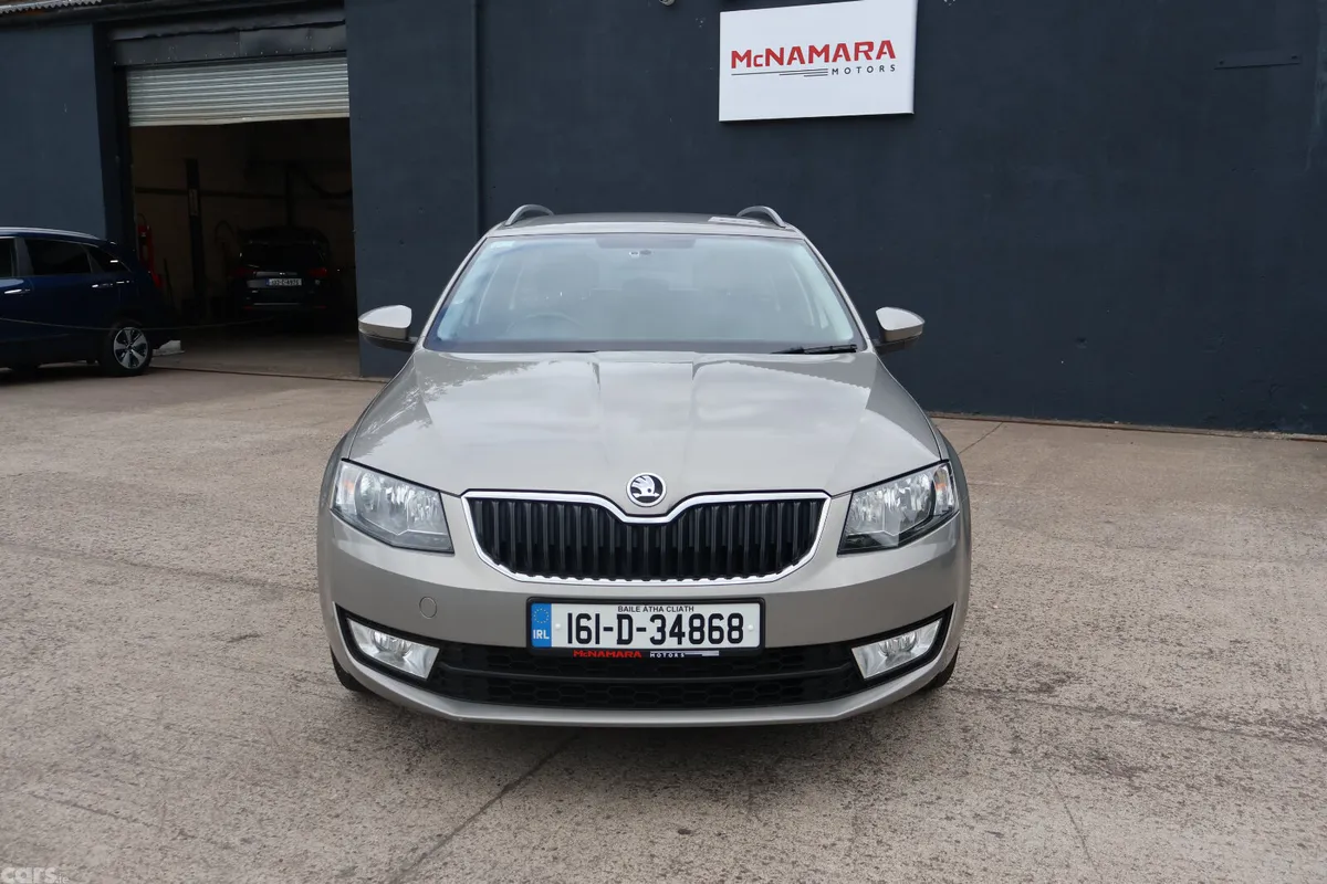 Skoda Octavia Estate, Petrol, 2016, Beige