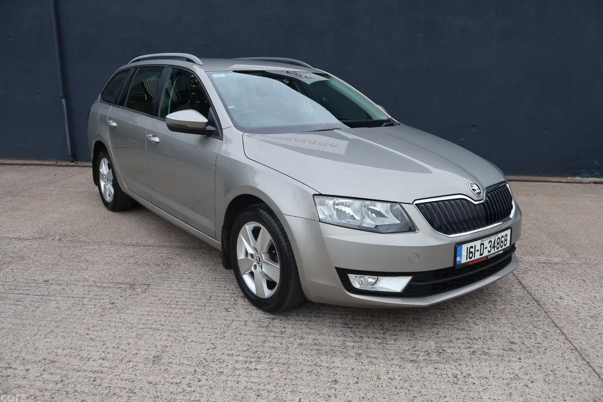 Skoda Octavia Estate, Petrol, 2016, Beige