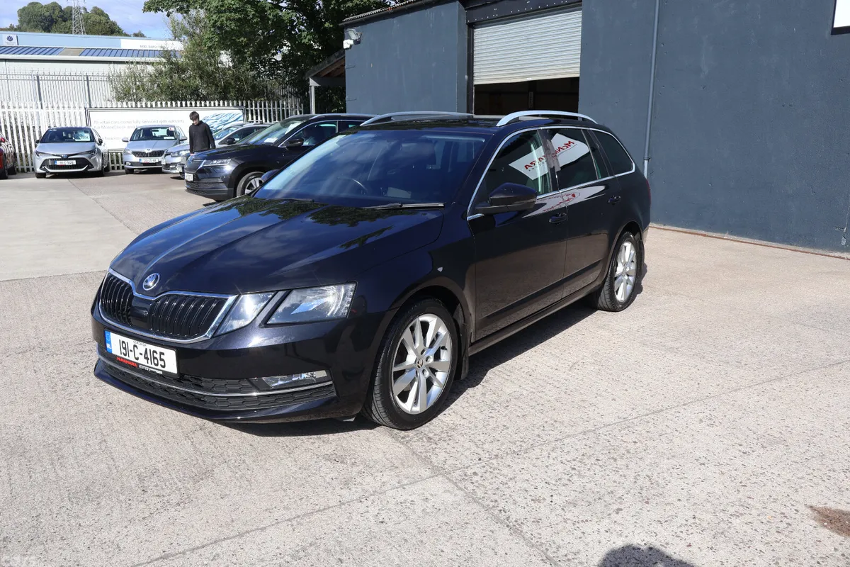 Skoda Octavia Estate, Petrol, 2019, Black
