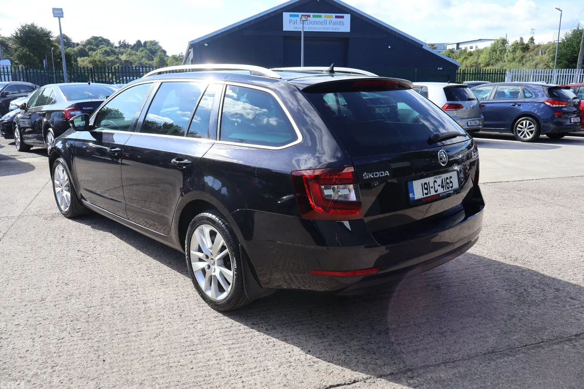 Skoda Octavia Estate, Petrol, 2019, Black