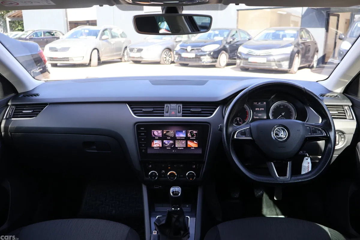 Skoda Octavia Estate, Petrol, 2019, Black
