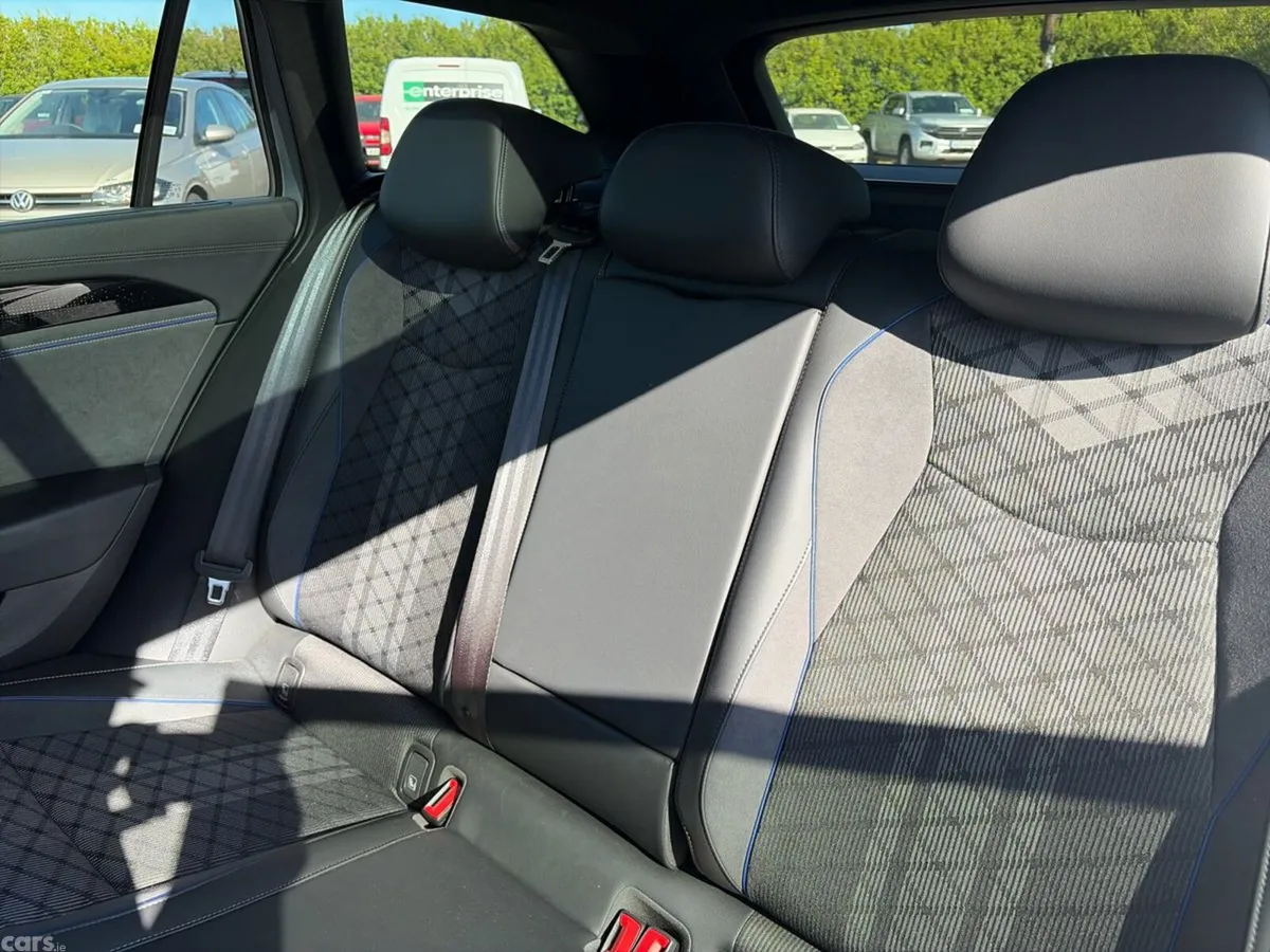 Volkswagen Passat Estate, Diesel, 2026, Grey