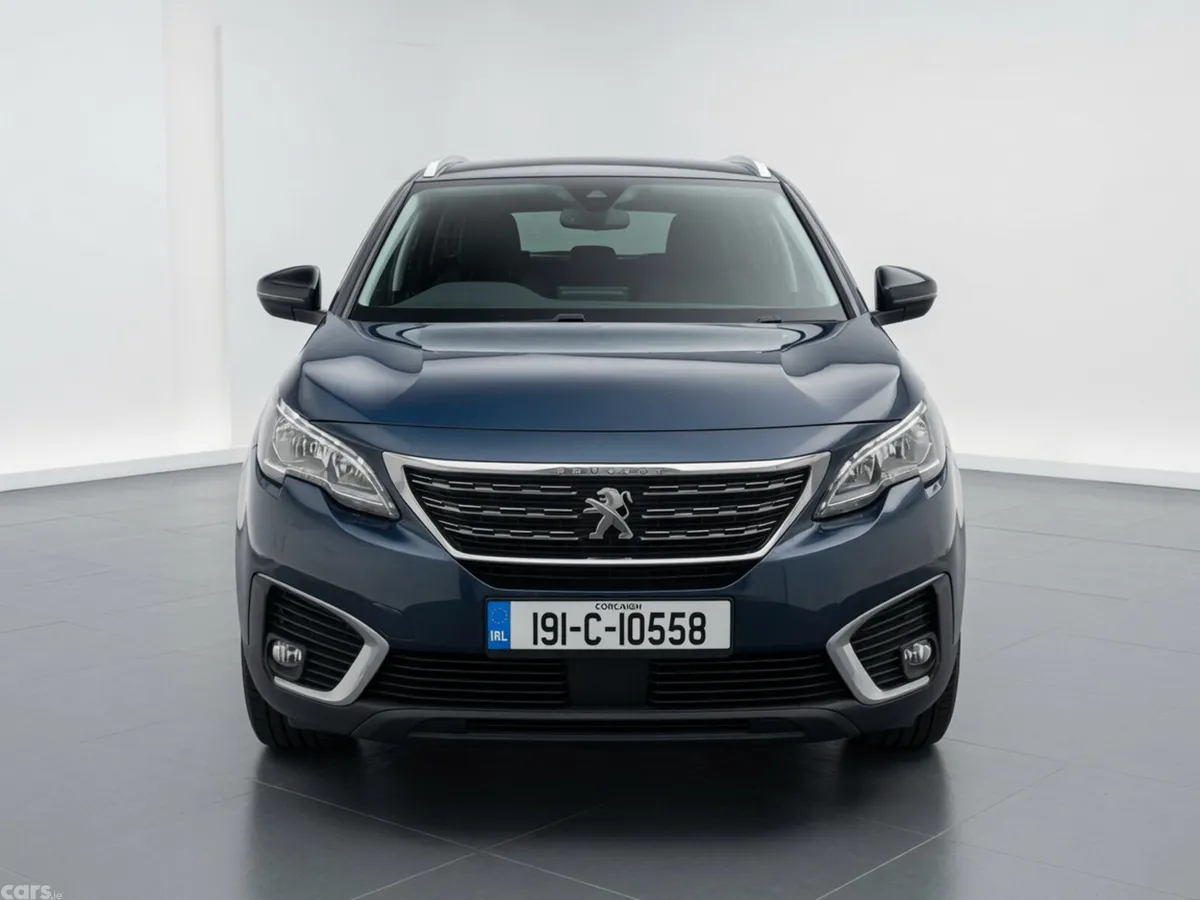 Peugeot 5008 MPV, Petrol, 2019, Blue