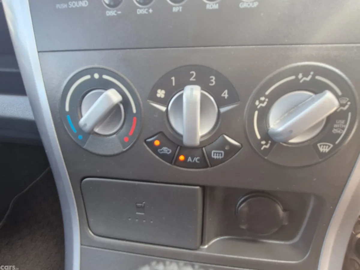Suzuki Splash Hatchback, Petrol, 2012, White
