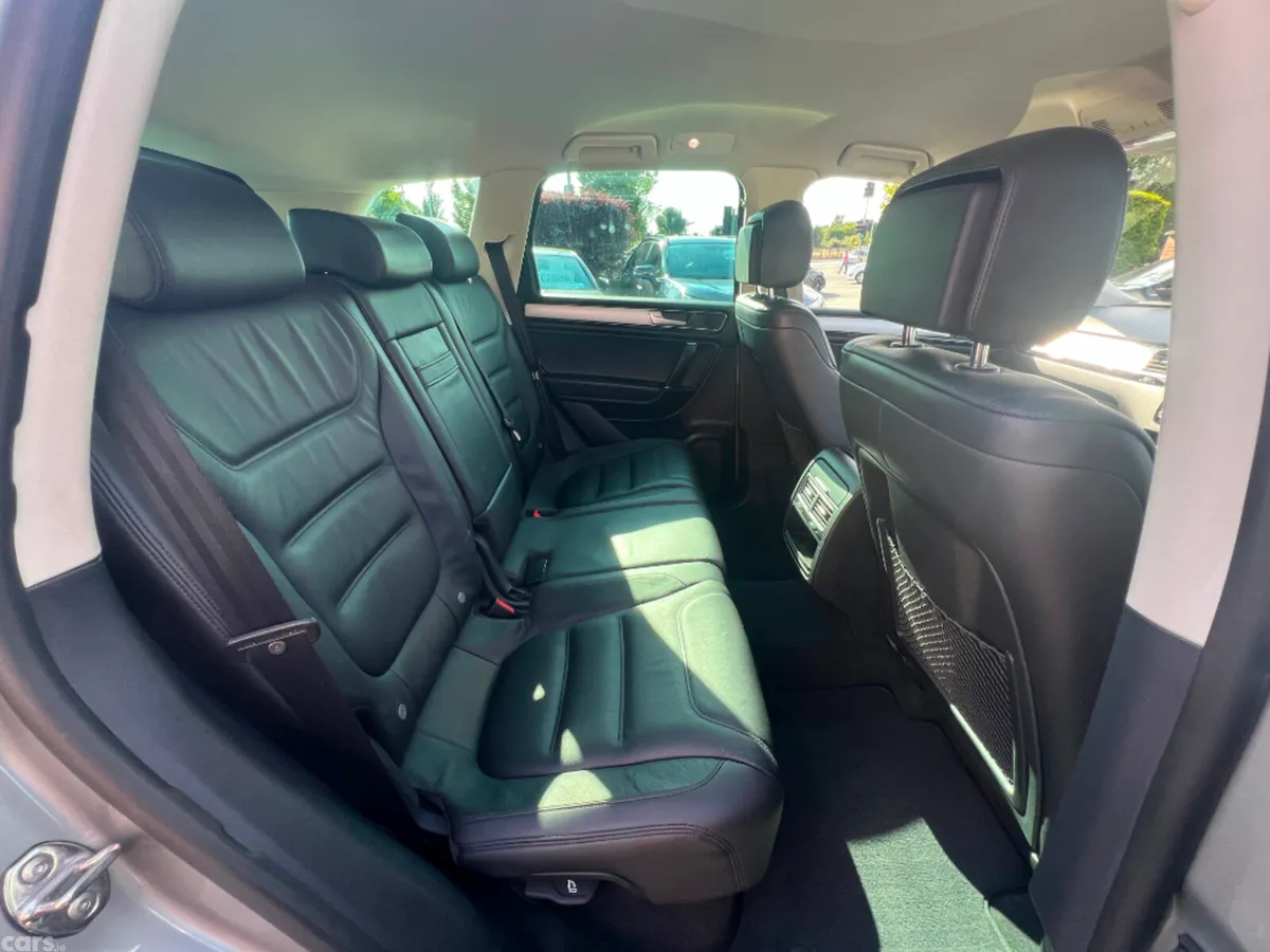 Volkswagen Touareg SUV, Diesel, 2017, Grey