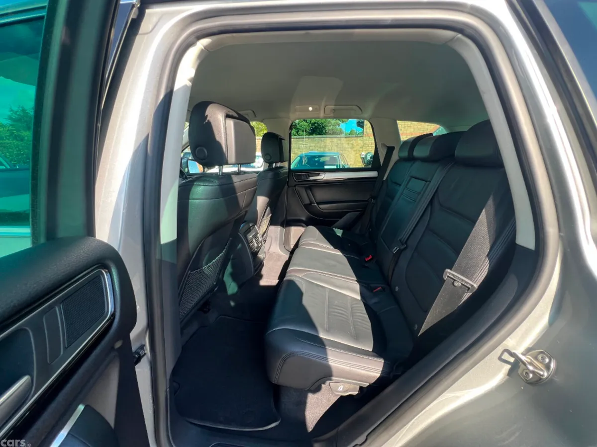 Volkswagen Touareg SUV, Diesel, 2017, Grey