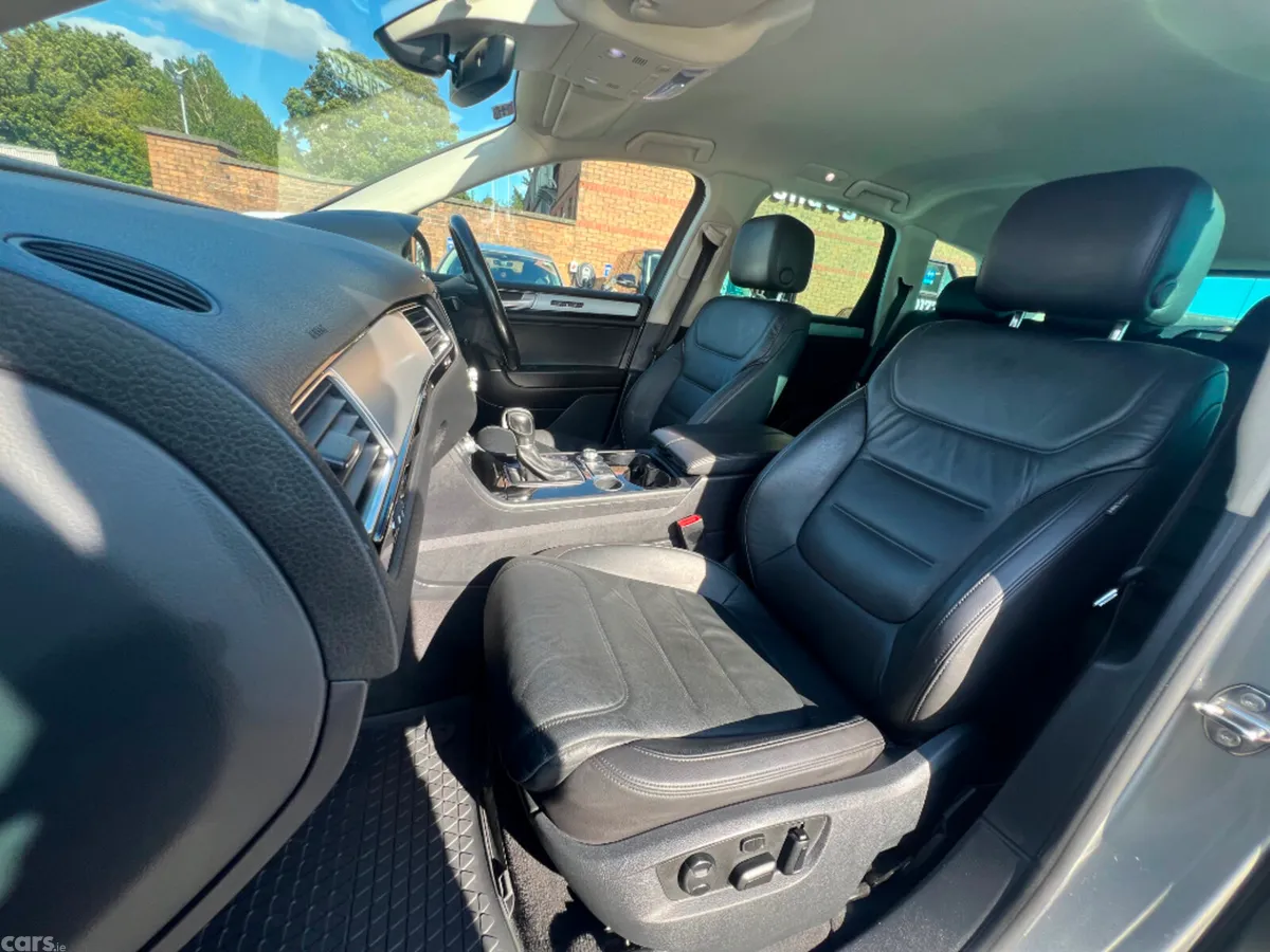 Volkswagen Touareg SUV, Diesel, 2017, Grey