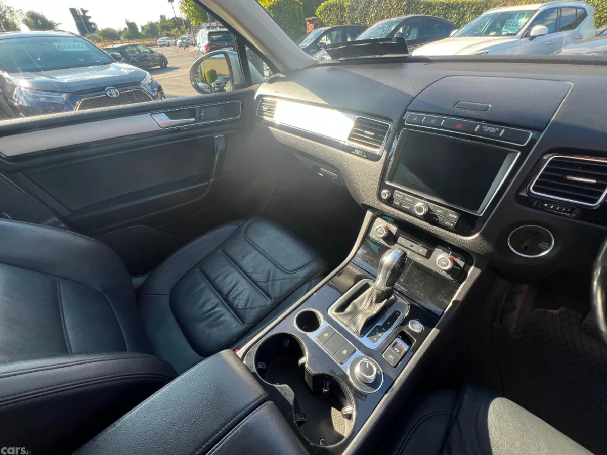 Volkswagen Touareg SUV, Diesel, 2017, Grey