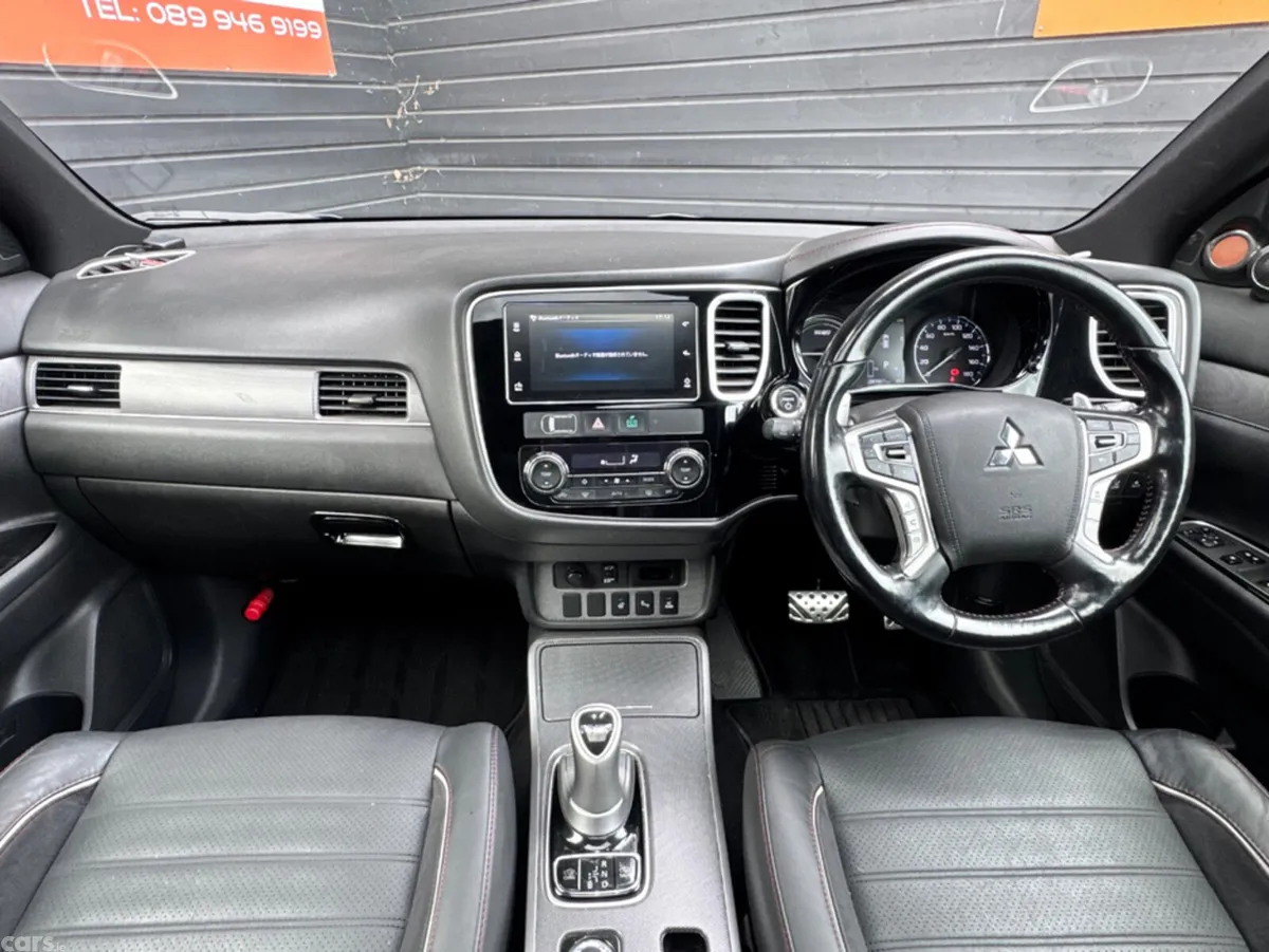 Mitsubishi Outlander MPV, Petrol Plug-in Hybrid, 2018, White