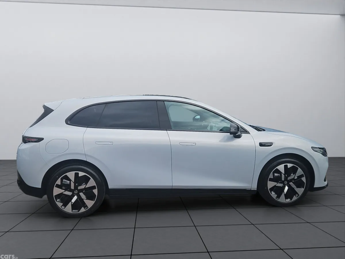 Leapmotor B05 Hatchback, Electric, 2026, Silver