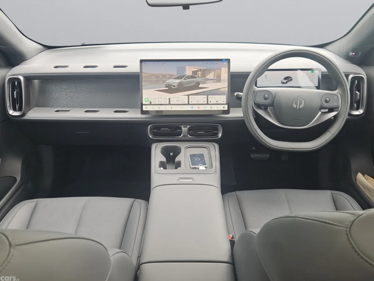 Leapmotor B05 Hatchback, Electric, 2026, Silver