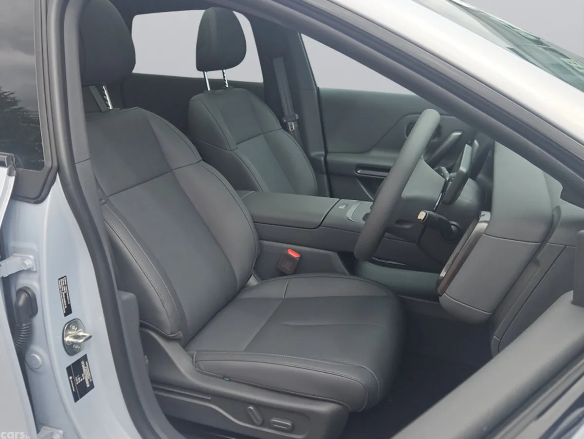 Leapmotor B05 Hatchback, Electric, 2026, Silver