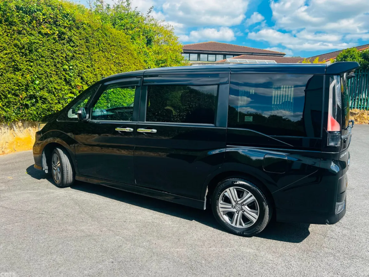 Honda Stepwagon MPV, Petrol Hybrid, 2021, Black
