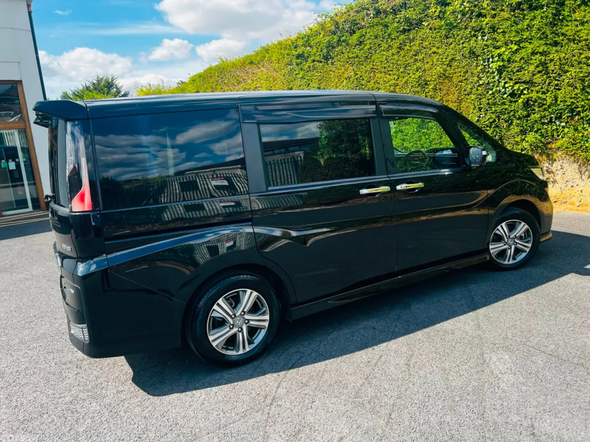 Honda Stepwagon MPV, Petrol Hybrid, 2021, Black