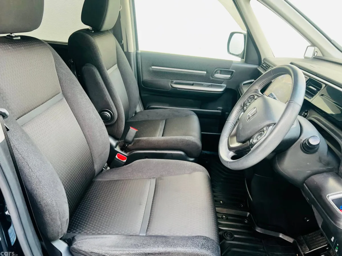 Honda Stepwagon MPV, Petrol Hybrid, 2021, Black