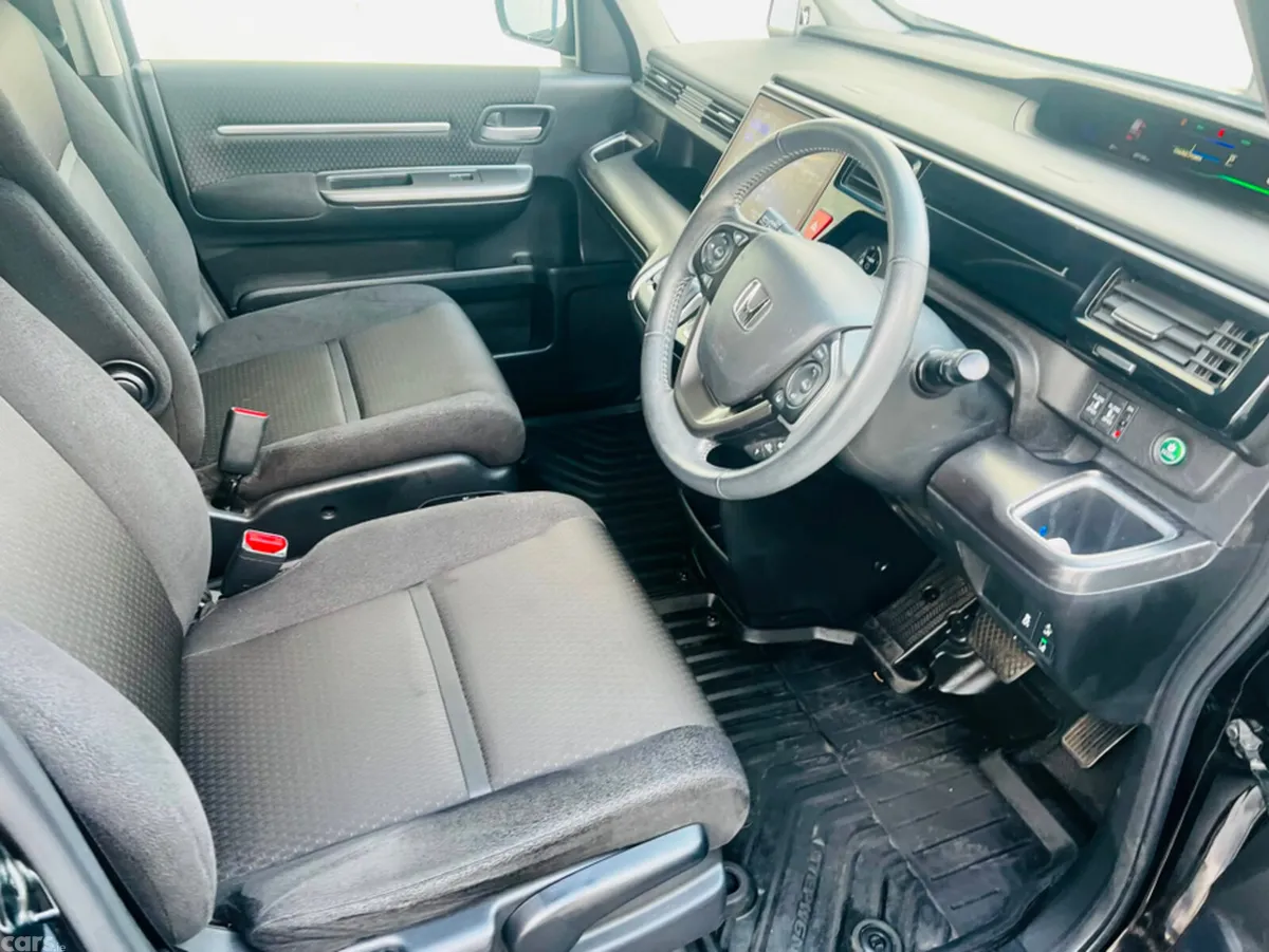 Honda Stepwagon MPV, Petrol Hybrid, 2021, Black