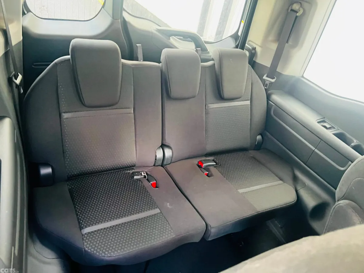 Honda Stepwagon MPV, Petrol Hybrid, 2021, Black