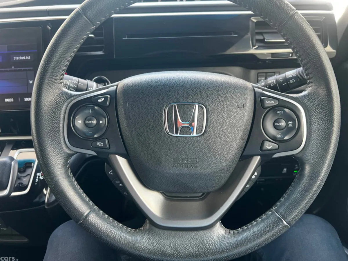 Honda Stepwagon MPV, Petrol Hybrid, 2021, Black