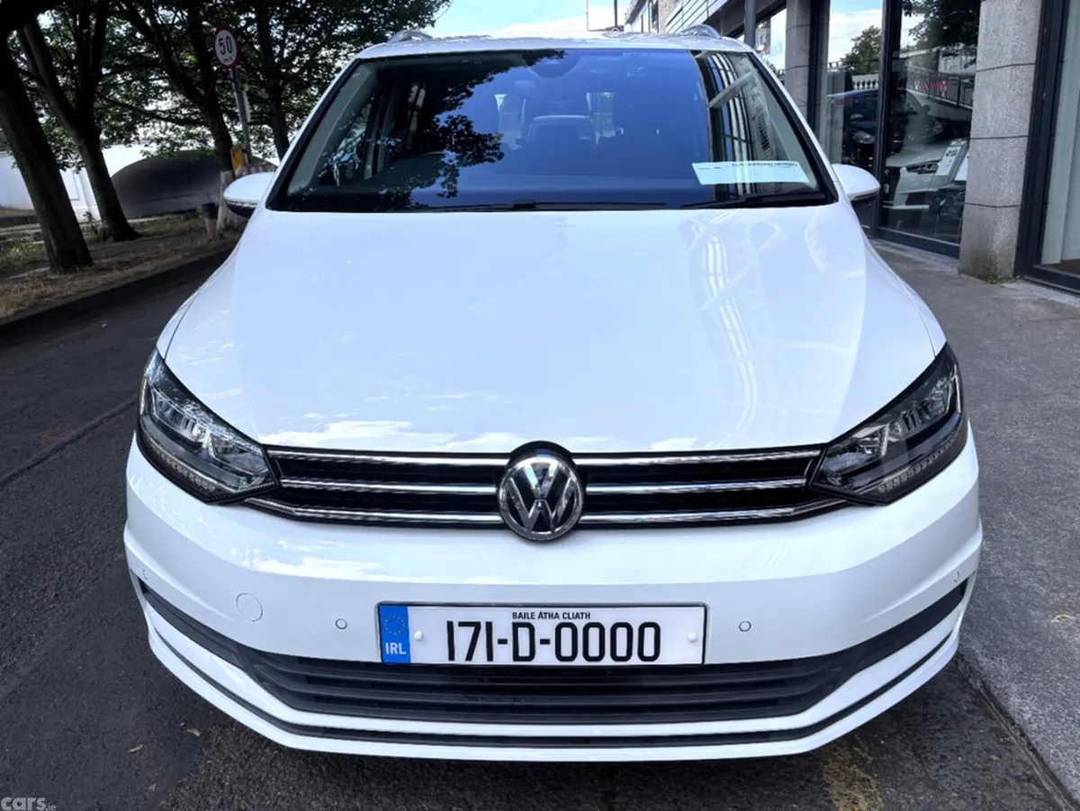 Volkswagen Touran MPV, Petrol, 2017, White