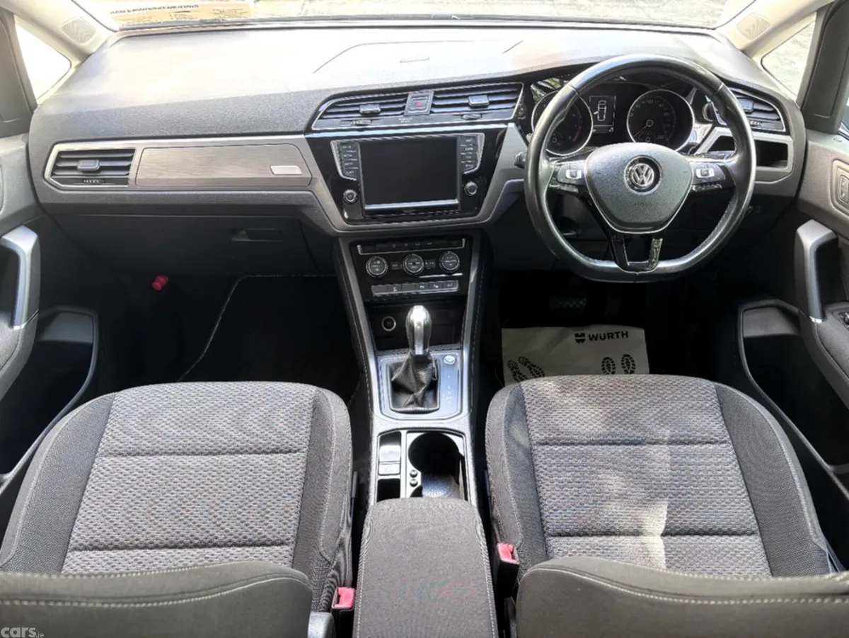 Volkswagen Touran MPV, Petrol, 2017, White