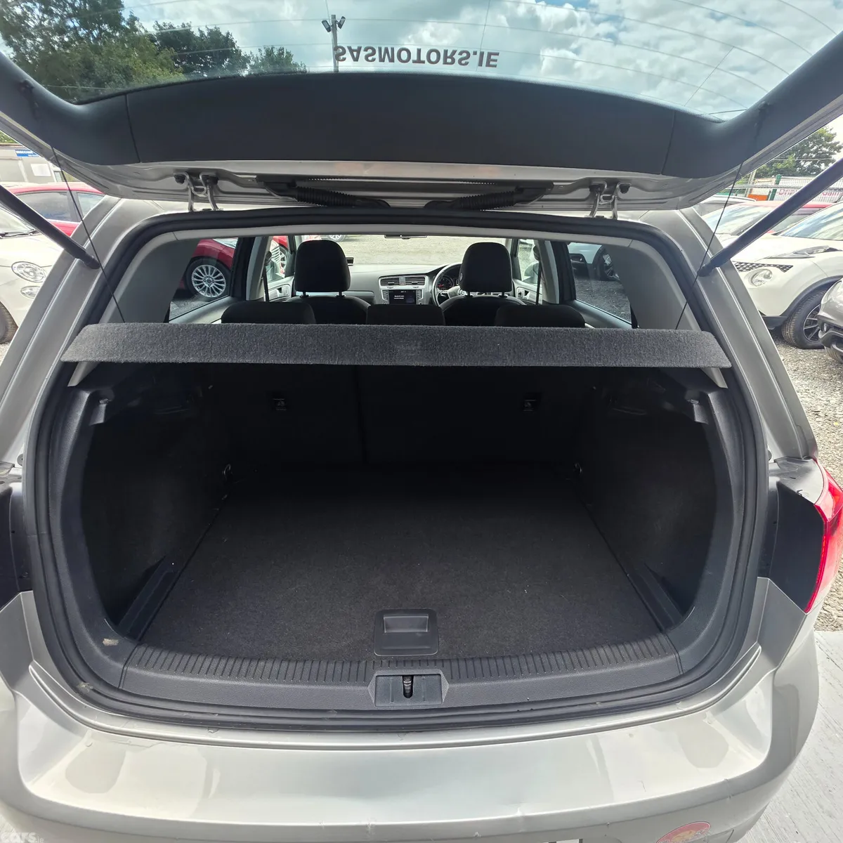 Volkswagen Golf Hatchback, Petrol, 2016, Silver