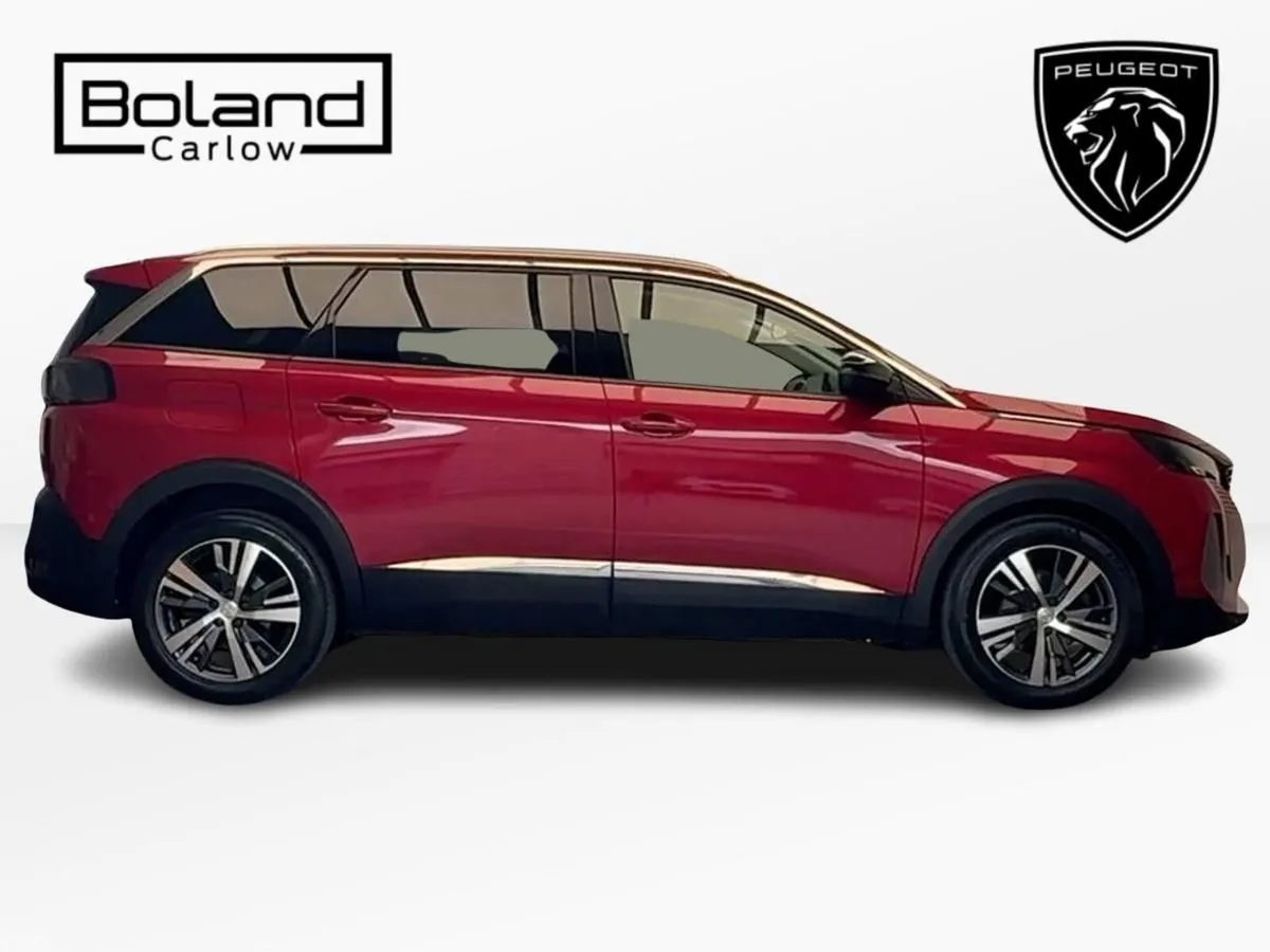 Peugeot 5008 MPV, Diesel, 2022, Red