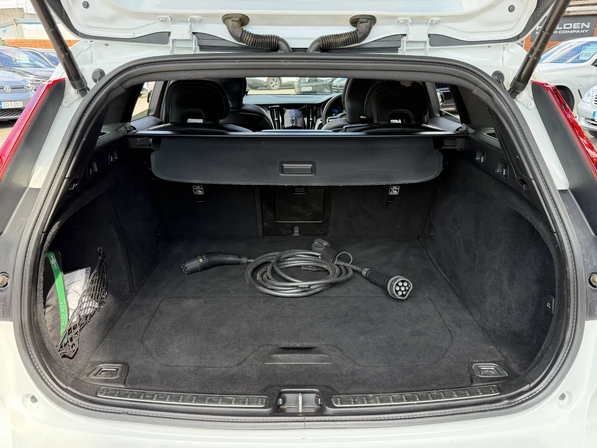 Volvo V60 Estate, Petrol Plug-in Hybrid, 2022, White