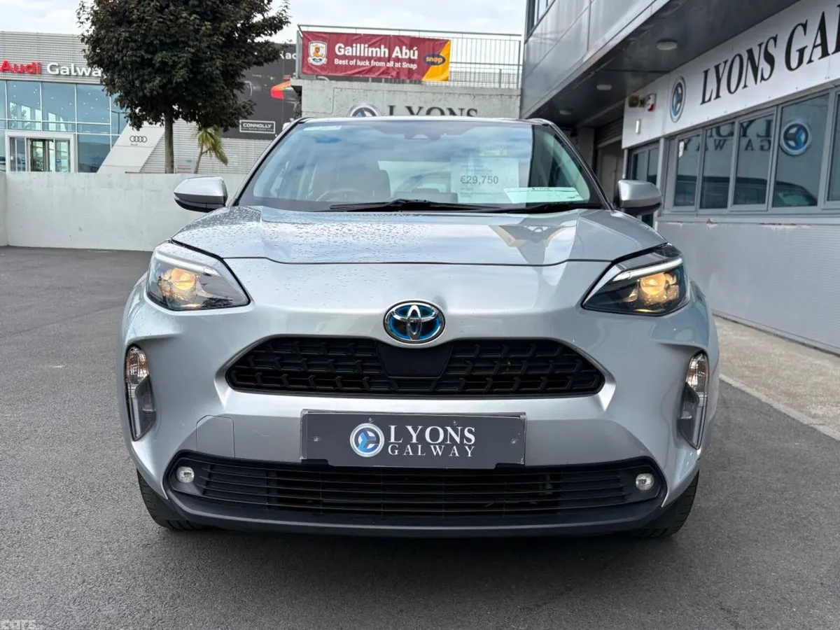 Toyota Yaris Cross Hatchback, Petrol Hybrid, 2024, Grey