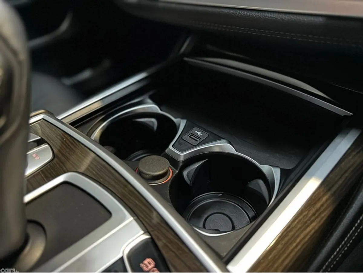 BMW 7-Series Saloon, Petrol Plug-in Hybrid, 2022, Black