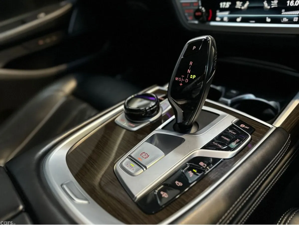 BMW 7-Series Saloon, Petrol Plug-in Hybrid, 2022, Black