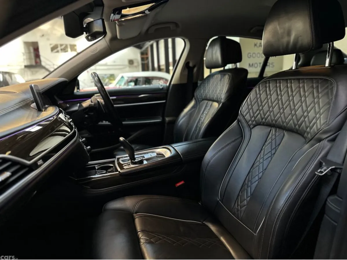 BMW 7-Series Saloon, Petrol Plug-in Hybrid, 2022, Black