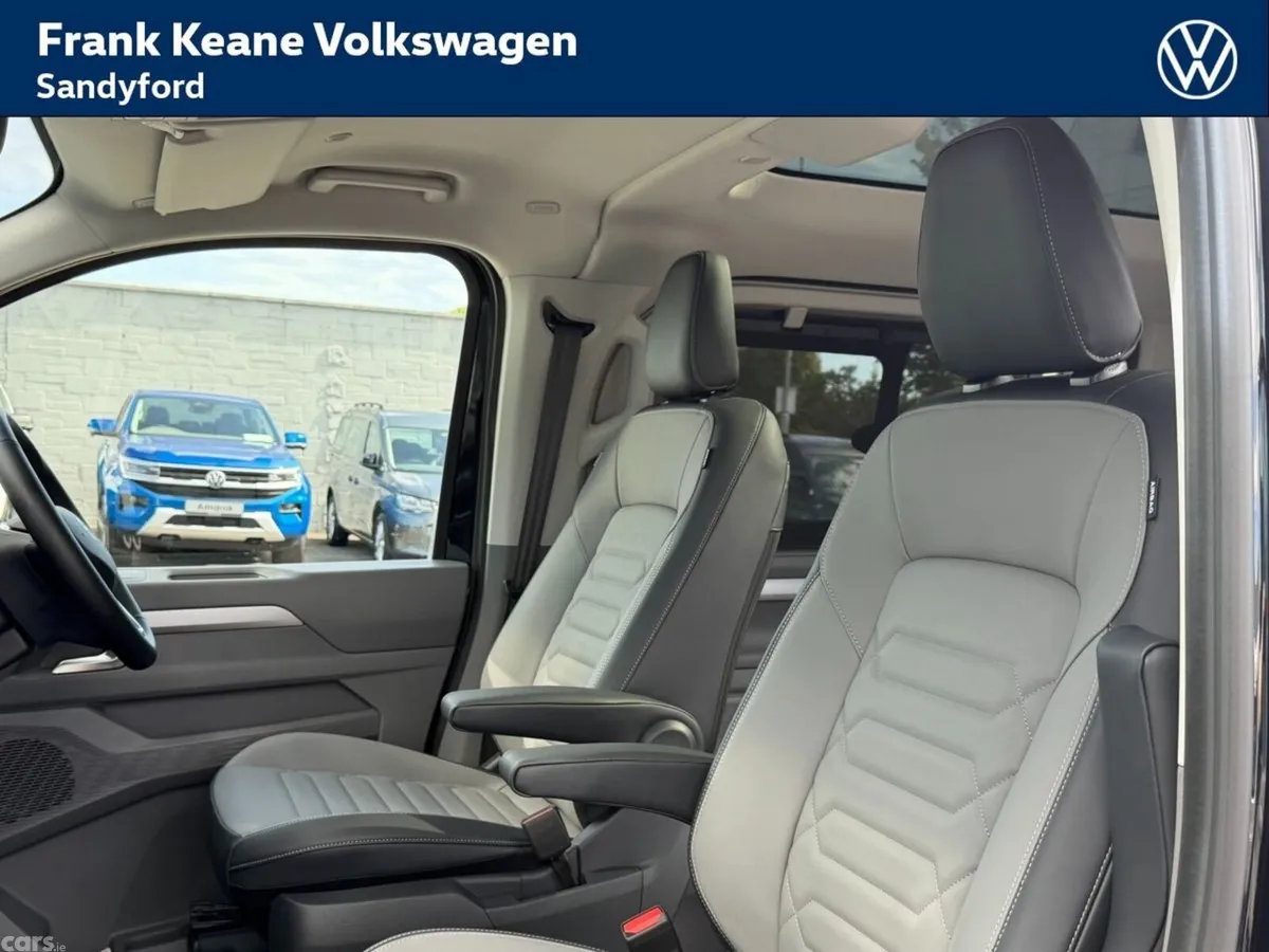 Volkswagen Caravelle MPV, Petrol Plug-in Hybrid, 2026, Black