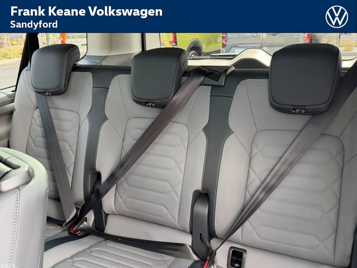 Volkswagen Caravelle MPV, Petrol Plug-in Hybrid, 2026, Black