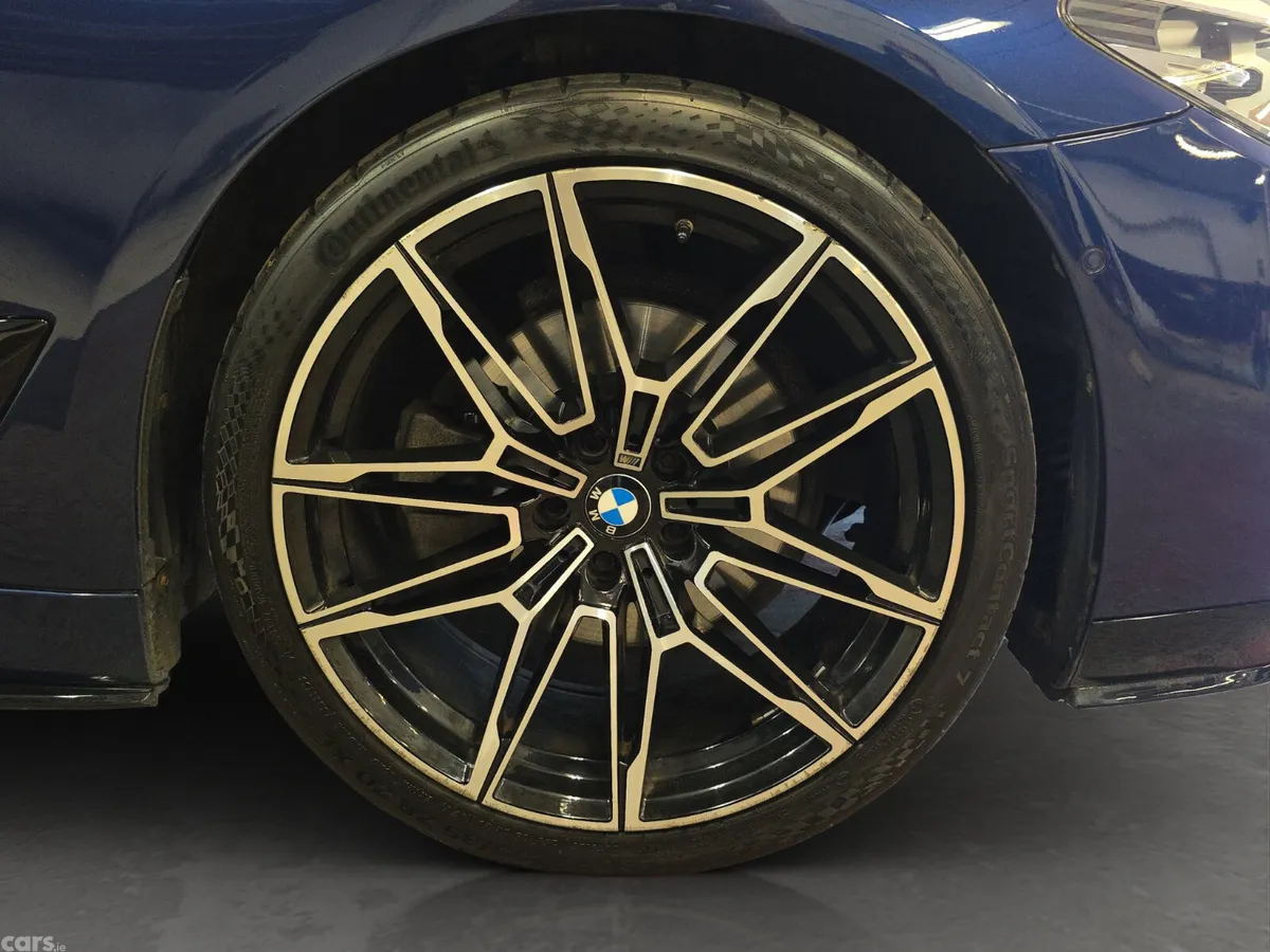 BMW 5-Series Estate, Diesel, 2019, Blue