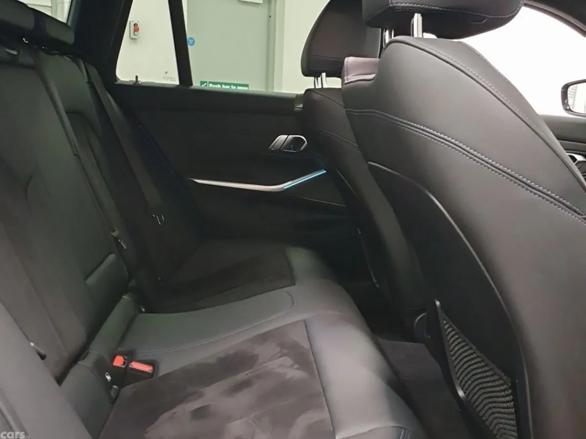 BMW 3-Series Estate, Petrol Plug-in Hybrid, 2023, Blue