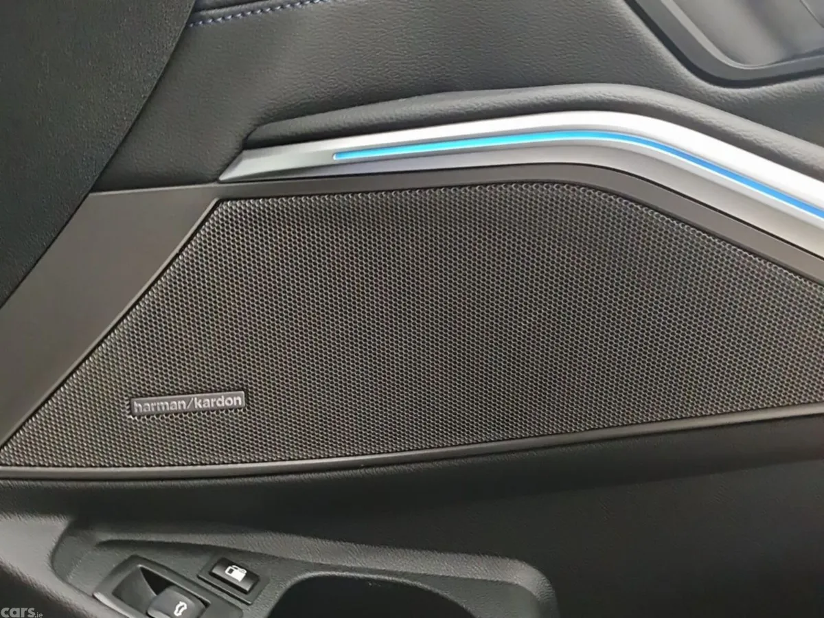 BMW 3-Series Estate, Petrol Plug-in Hybrid, 2023, Blue