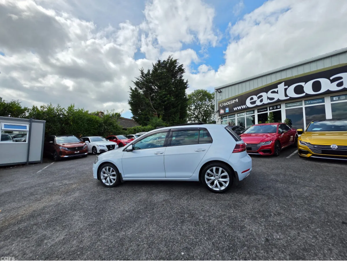 Volkswagen Golf Hatchback, Petrol, 2018, White