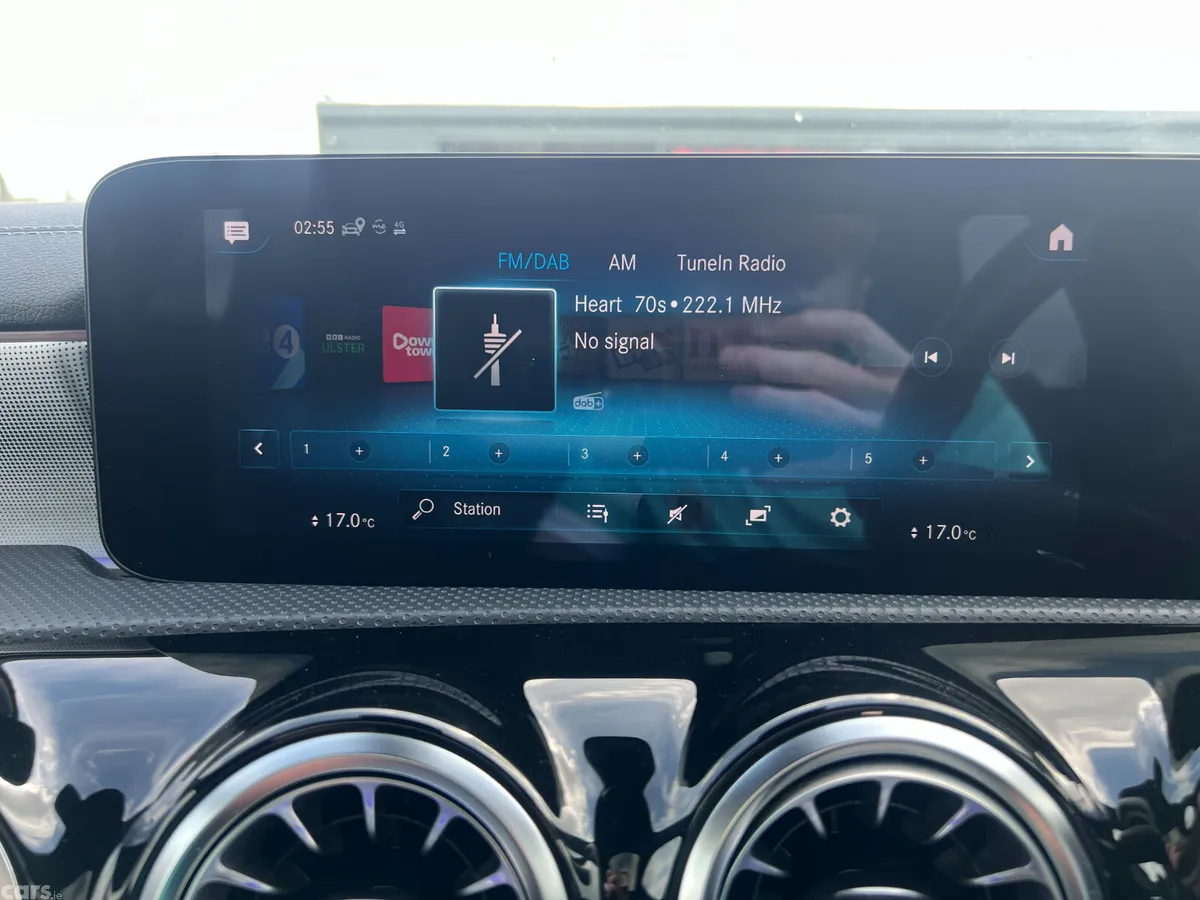 Mercedes-Benz 200 Hatchback, Diesel, 2021, Red