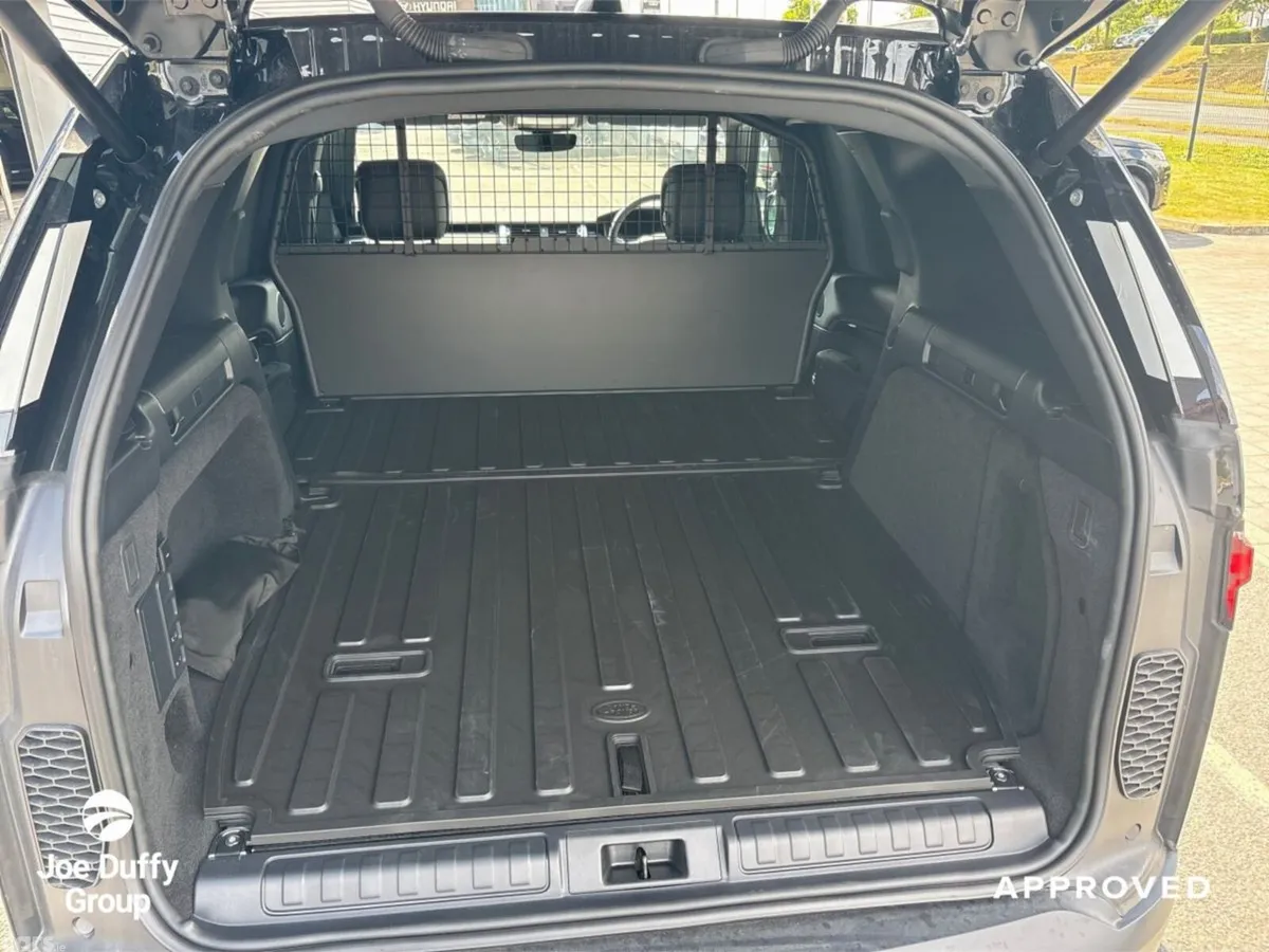 Land Rover Discovery SUV, Diesel, 2026, Black