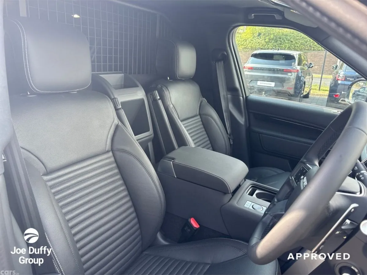 Land Rover Discovery SUV, Diesel, 2026, Black