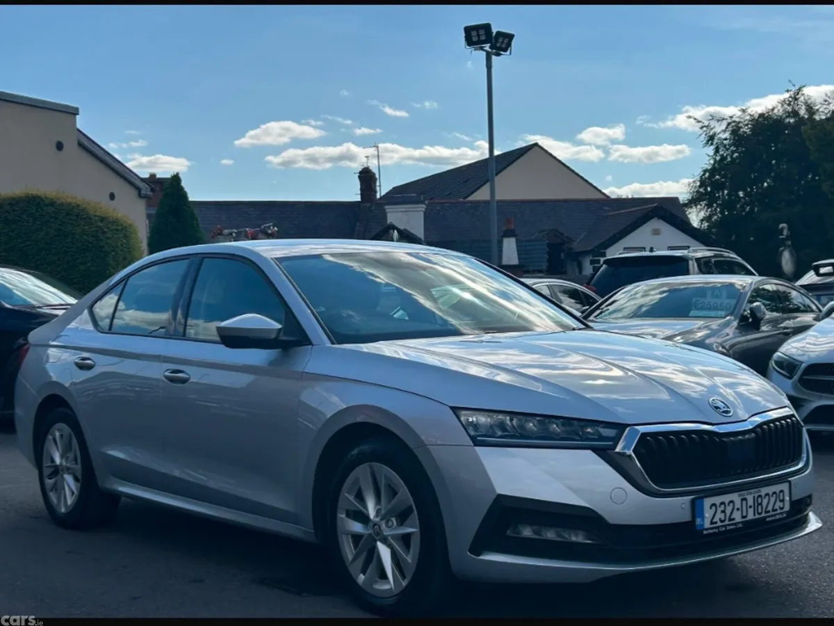 Skoda Octavia Saloon, Petrol, 2023, Grey