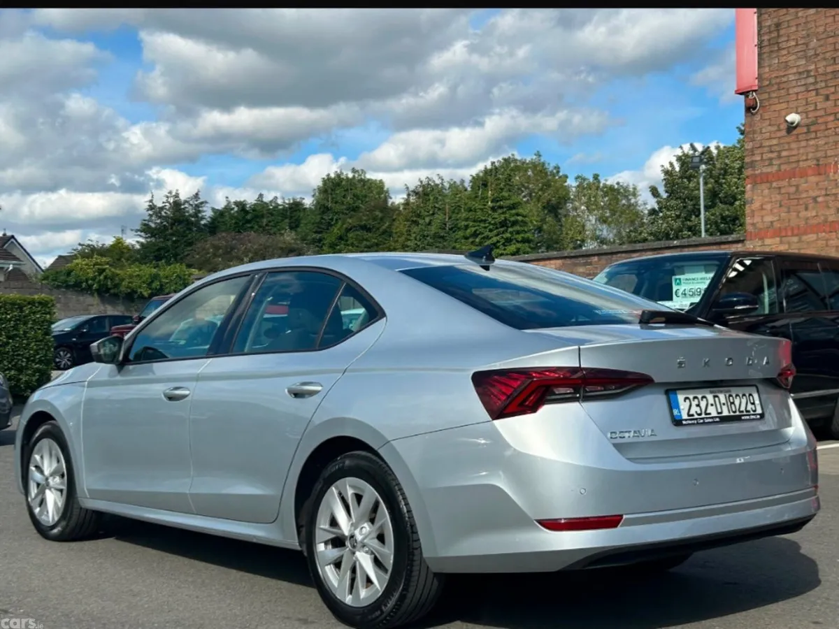 Skoda Octavia Saloon, Petrol, 2023, Grey