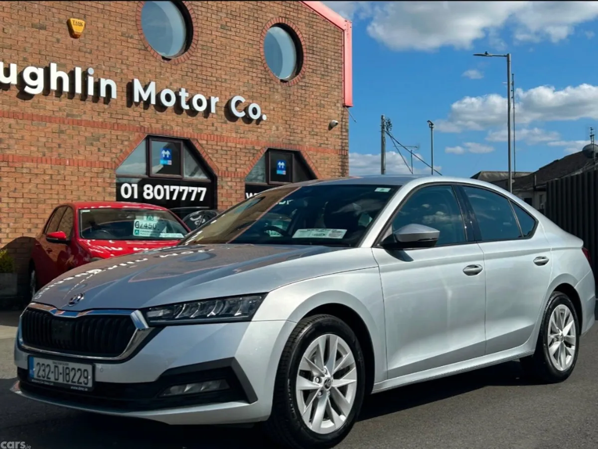 Skoda Octavia Saloon, Petrol, 2023, Grey