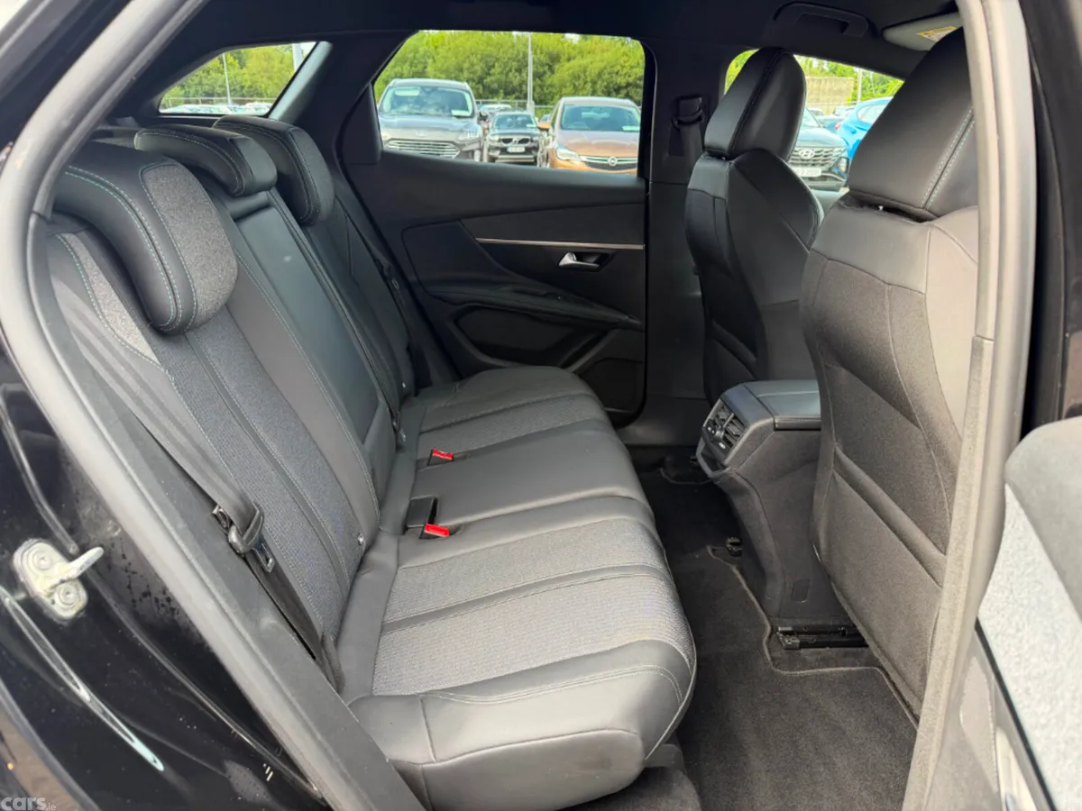 Peugeot 3008 MPV, Diesel, 2023, Black
