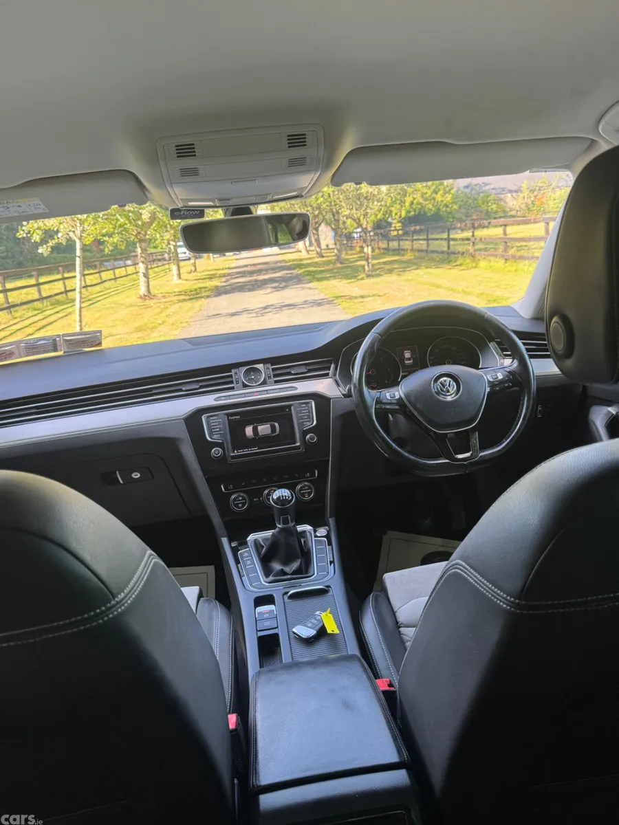 Volkswagen Passat Saloon, Diesel, 2015, Silver