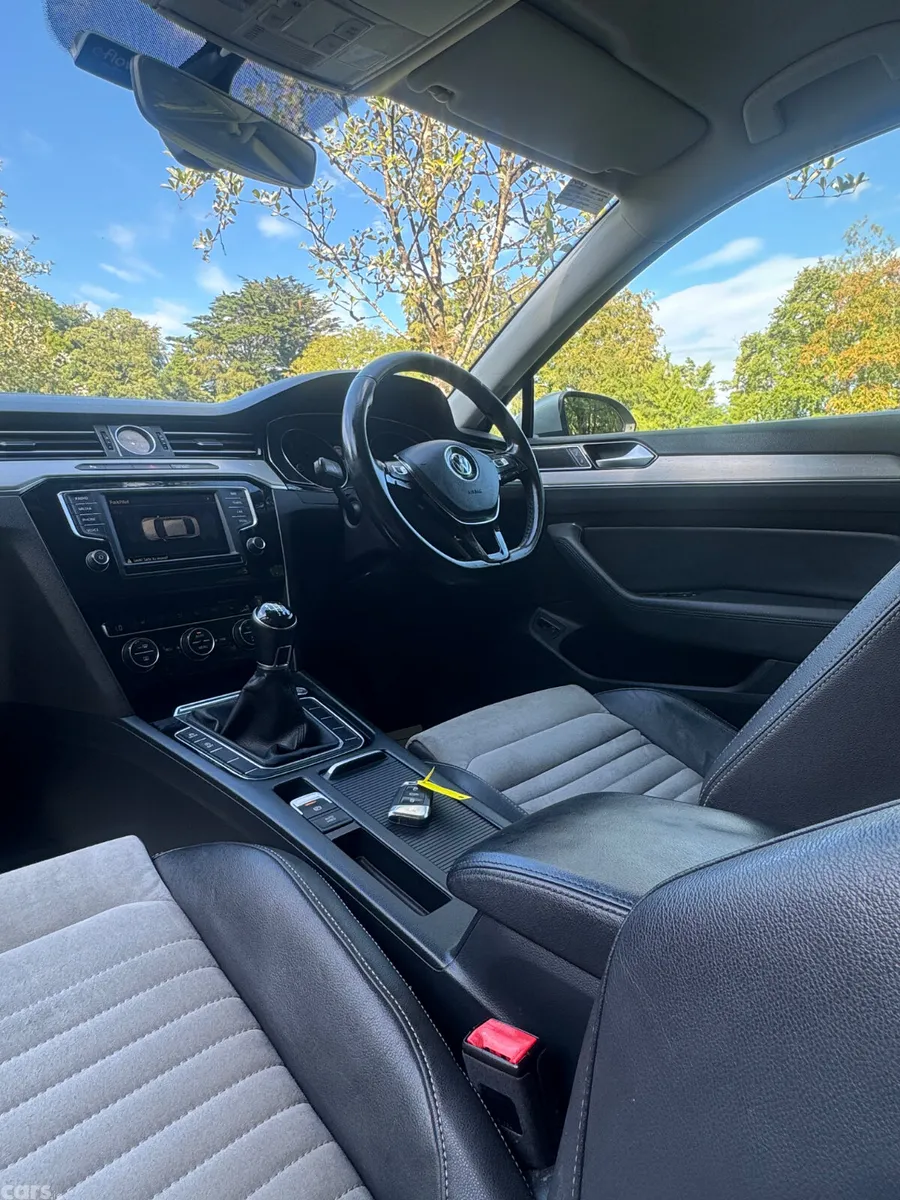 Volkswagen Passat Saloon, Diesel, 2015, Silver