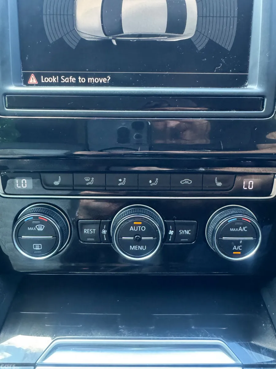 Volkswagen Passat Saloon, Diesel, 2015, Silver