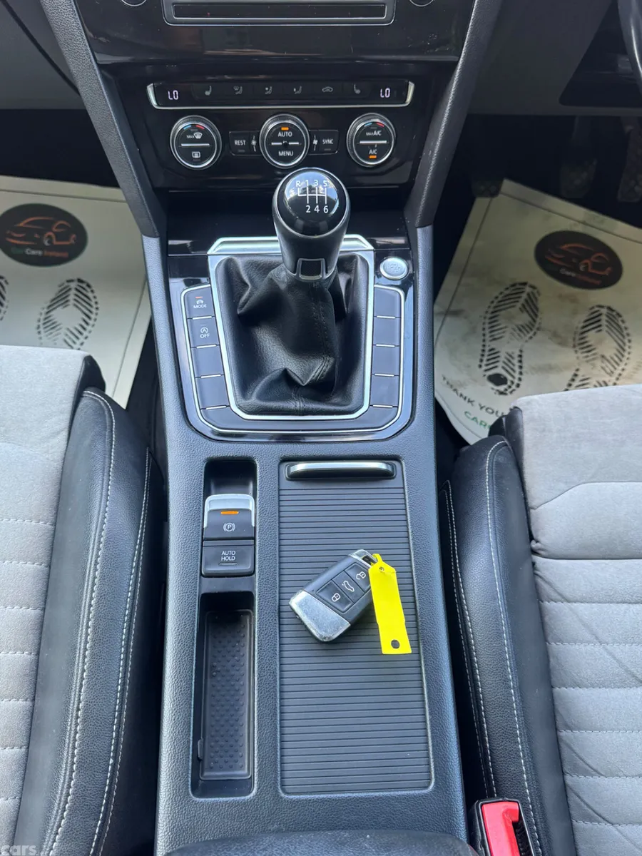 Volkswagen Passat Saloon, Diesel, 2015, Silver
