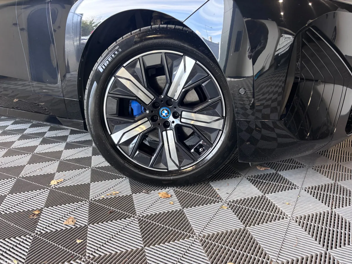BMW iX SUV, Electric, 2023, Black
