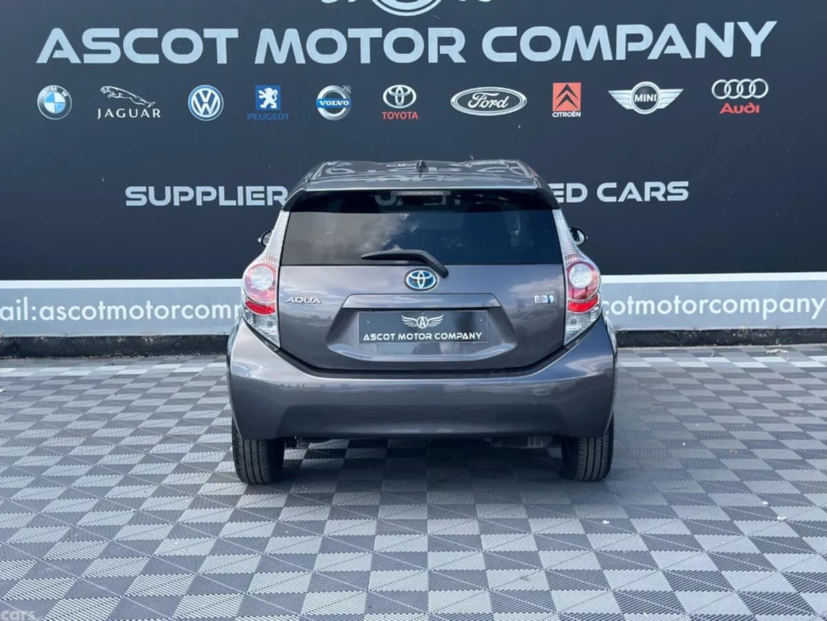 Toyota Aqua Hatchback, Petrol Hybrid, 2013, Grey
